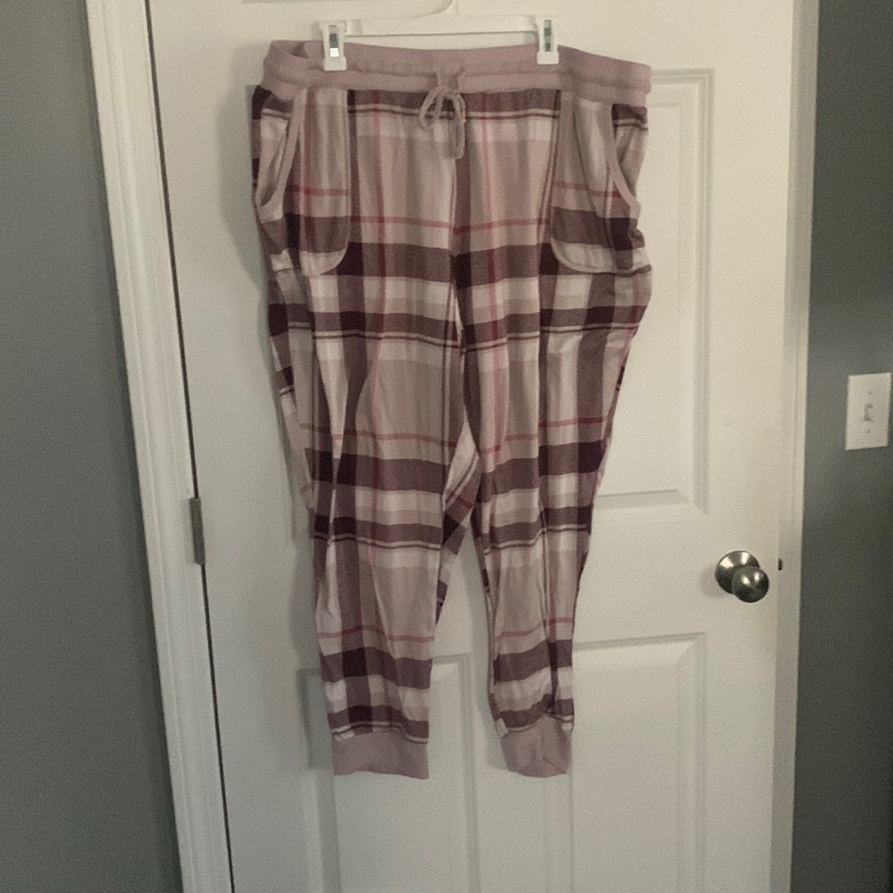 Secret Treasures Womens sweatpants. 3X